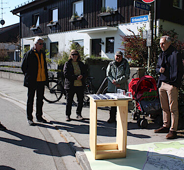Einweihung der ersten Straßen-Legendenschilder in Puchheim Foto 2